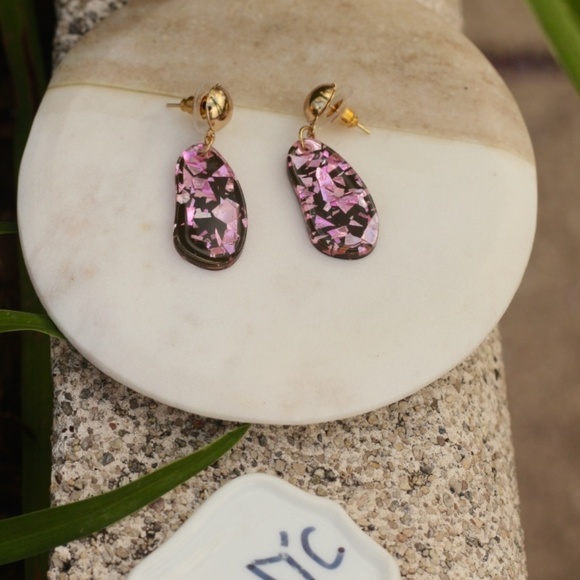 New pink Acrylic drop dangling resin Earrings - Picture 4 of 8